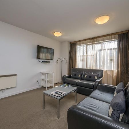 Bellano Motel Suites Christchurch Bagian luar foto A typical apartment at the hotel
