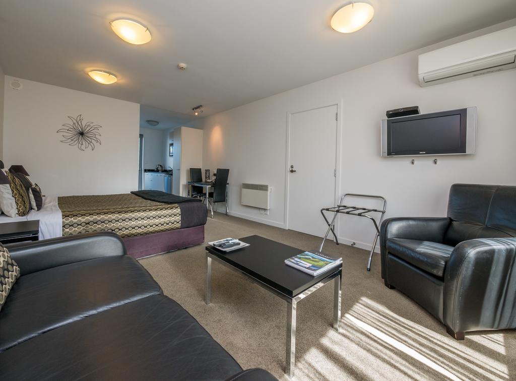 Bellano Motel Suites Christchurch Bagian luar foto A typical studio apartment