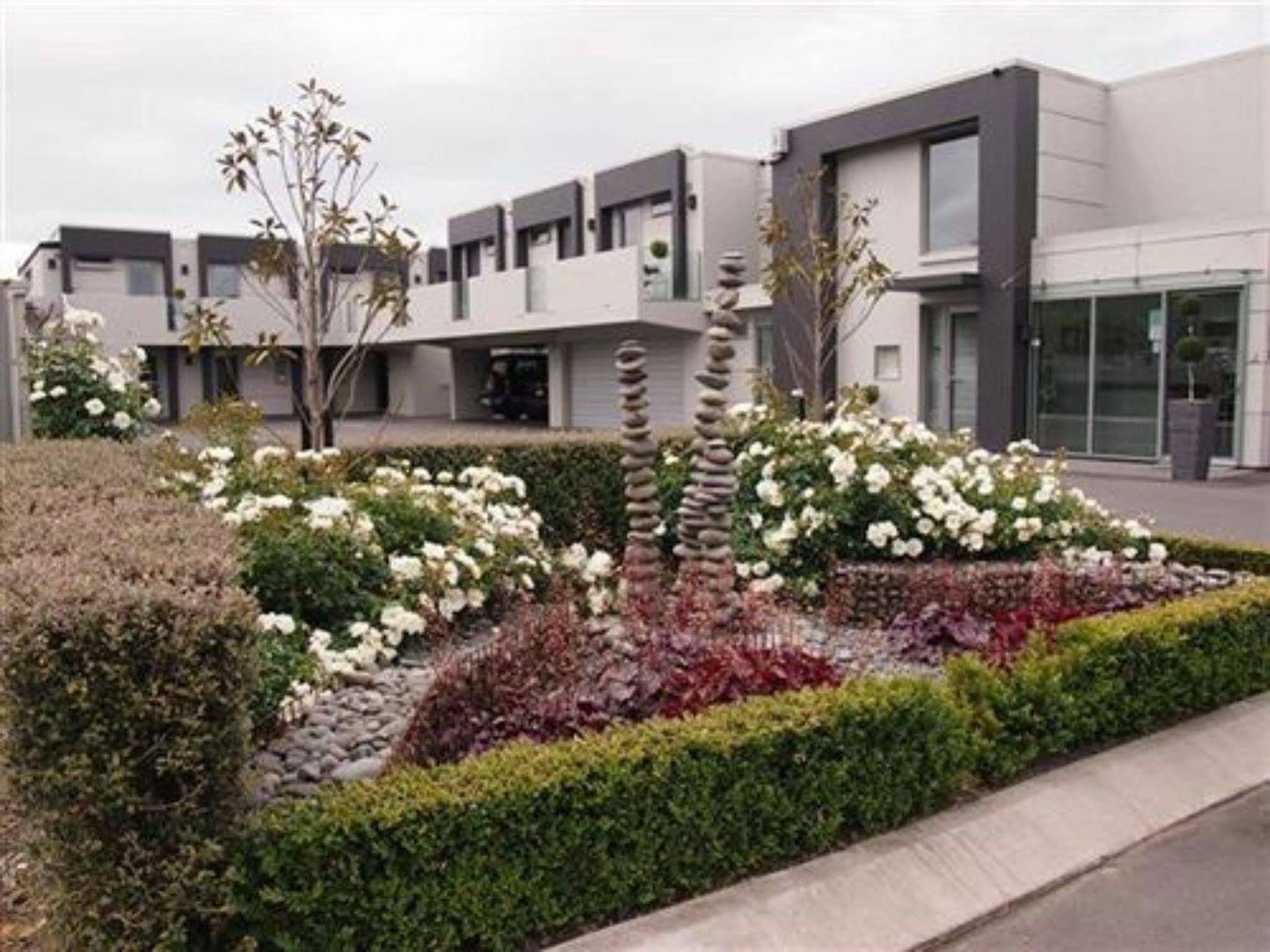 Bellano Motel Suites Christchurch Bagian luar foto The new library building